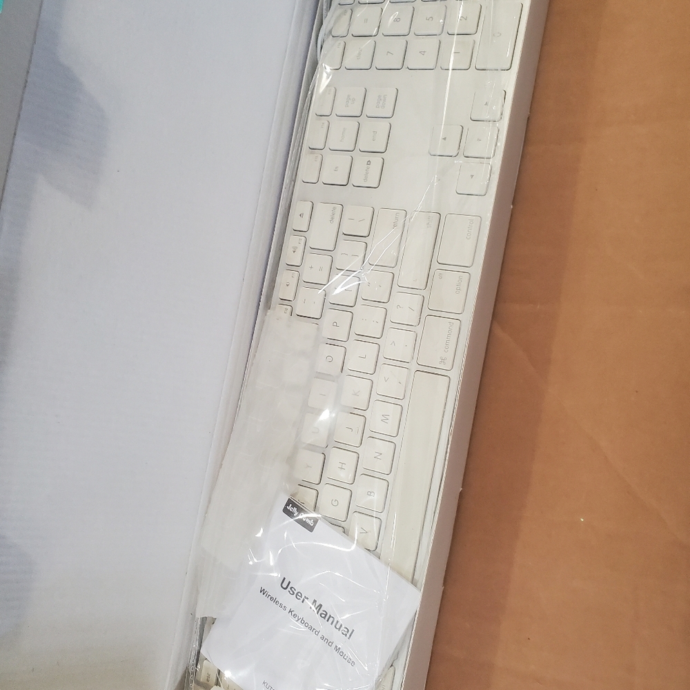 New -QUIET- Wireless Keyboard and Mouse Combo -RGB Backlit